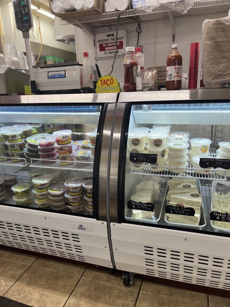 El Rancho Plaza Market & Deli