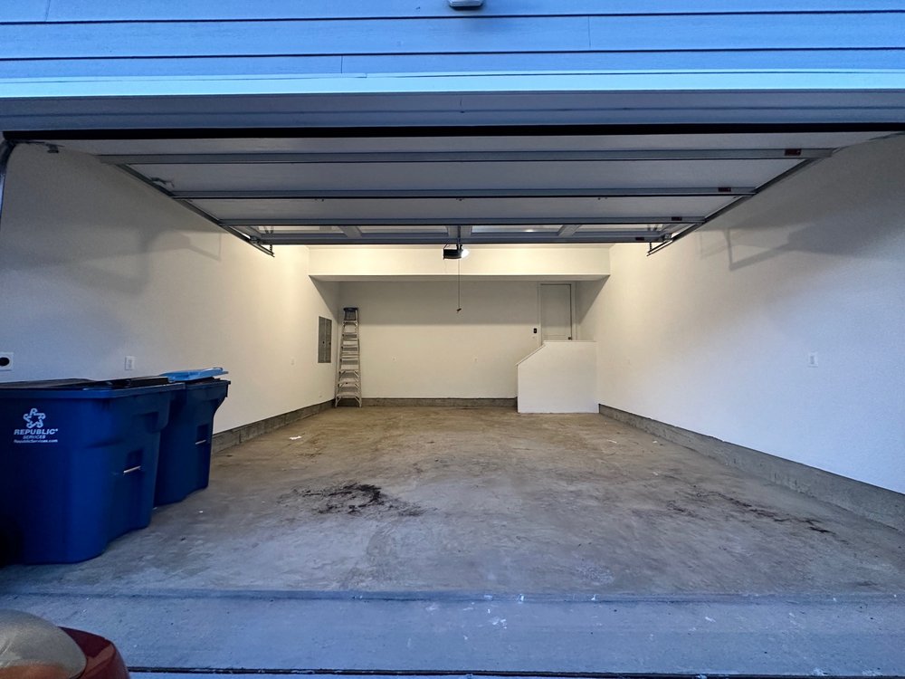 image of business Garage Ovation