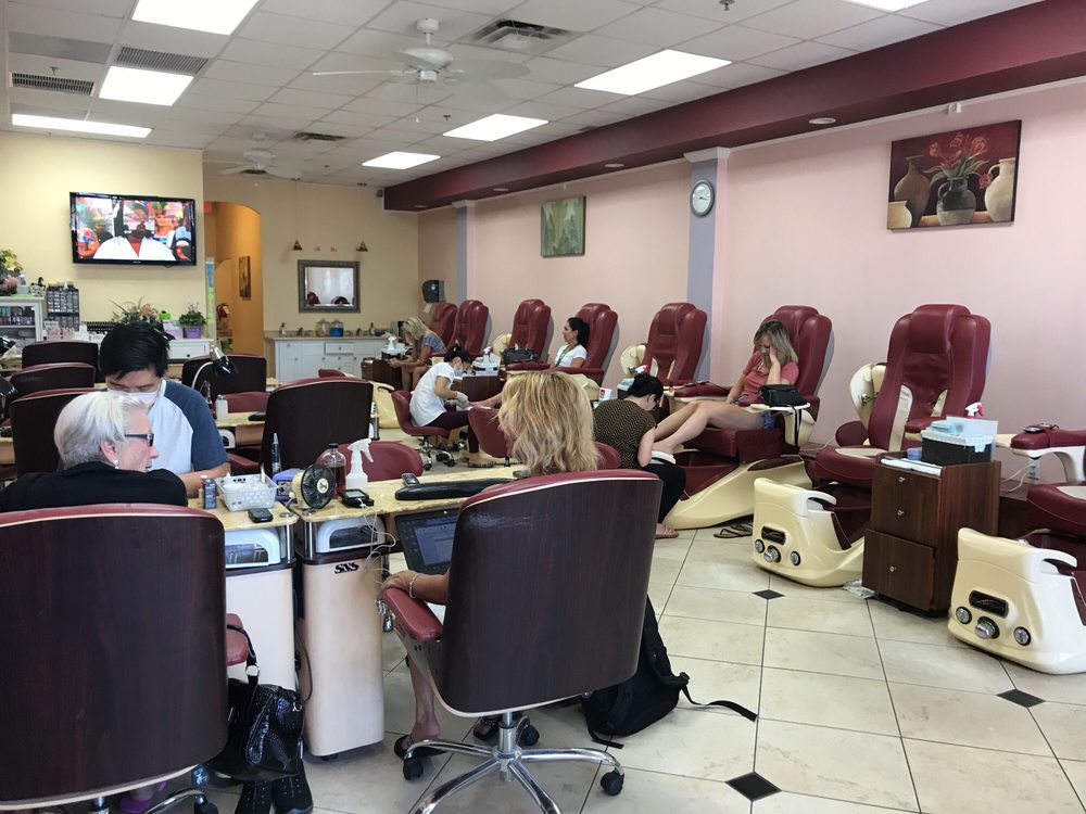 Vilago Nails & Spa Nail Salons 2820 N Pinal Ave, Casa Grande, AZ