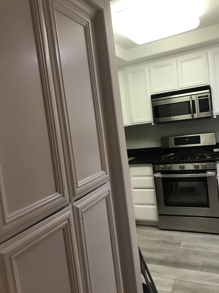 image of business Evolving Bathtub & Cabinet Refinishing 