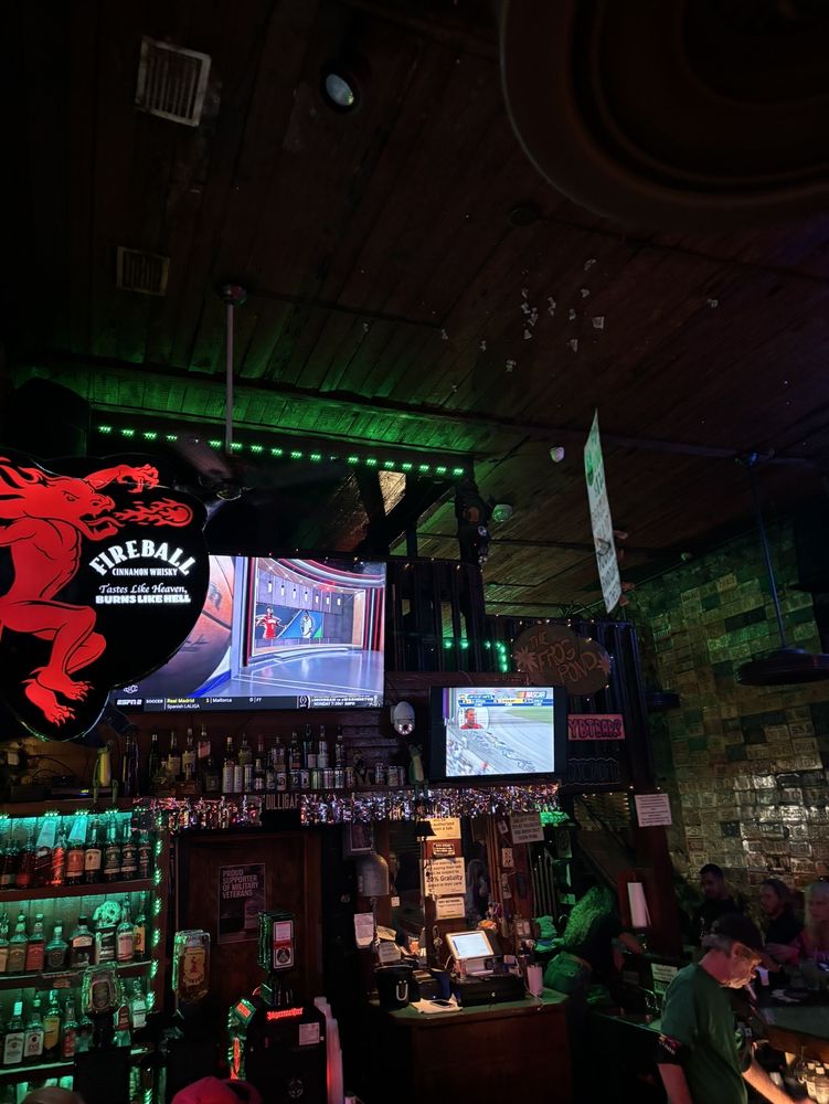 Froggy's Saloon