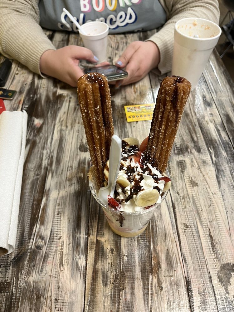 Super Cecy’s Ice Cream & Fruit