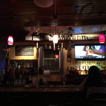 The Drop In Bar Deli 38 Photos 43 Reviews Bars 32b Center Photo Of The Drop In Bar Deli Folly Beach Sc United States