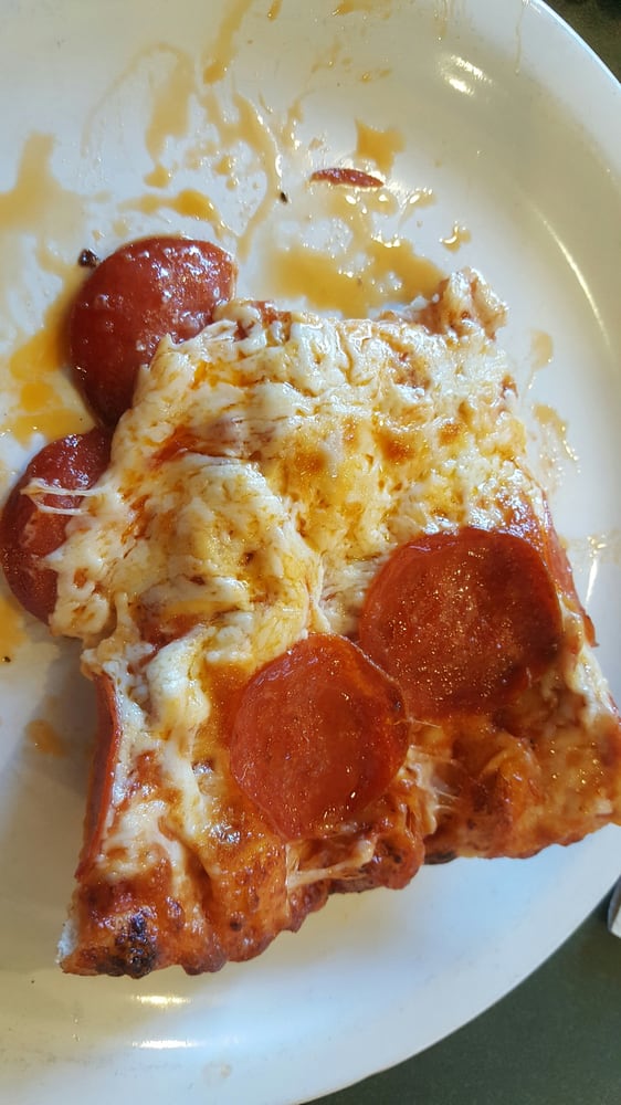 Overcooked And Stringy Cheese Not Even That Much Photo Of Round Table Tracy Ca United States Overcooked And Stringy