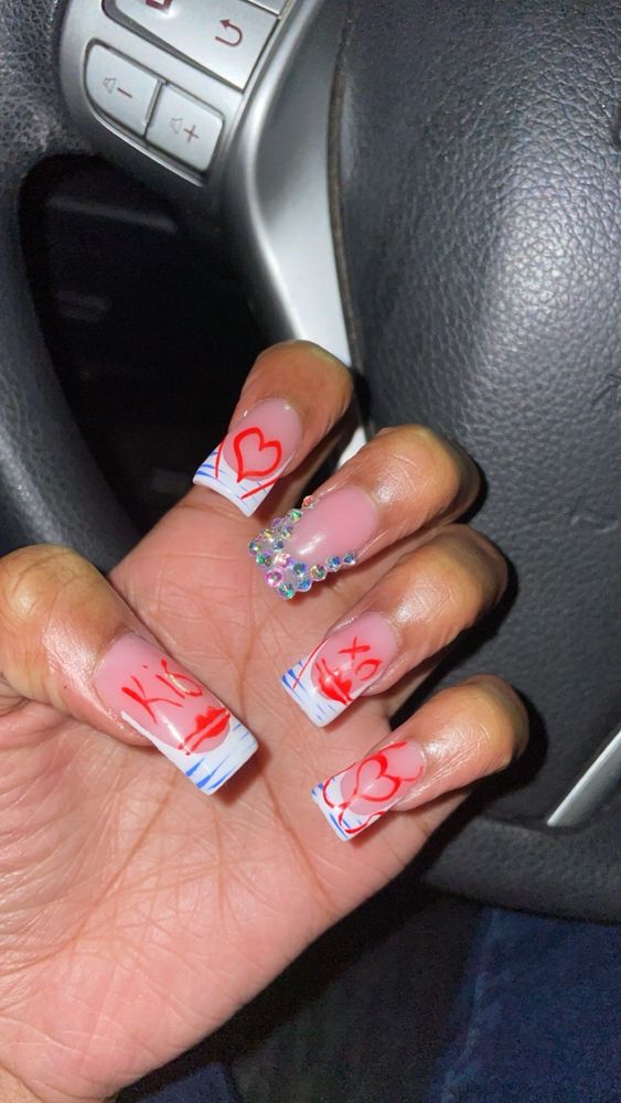 Deluxe Nails & Spa Image