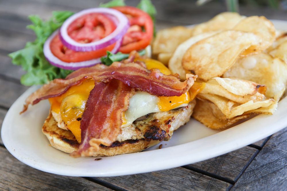 Gecko's Grill & Pub Photo