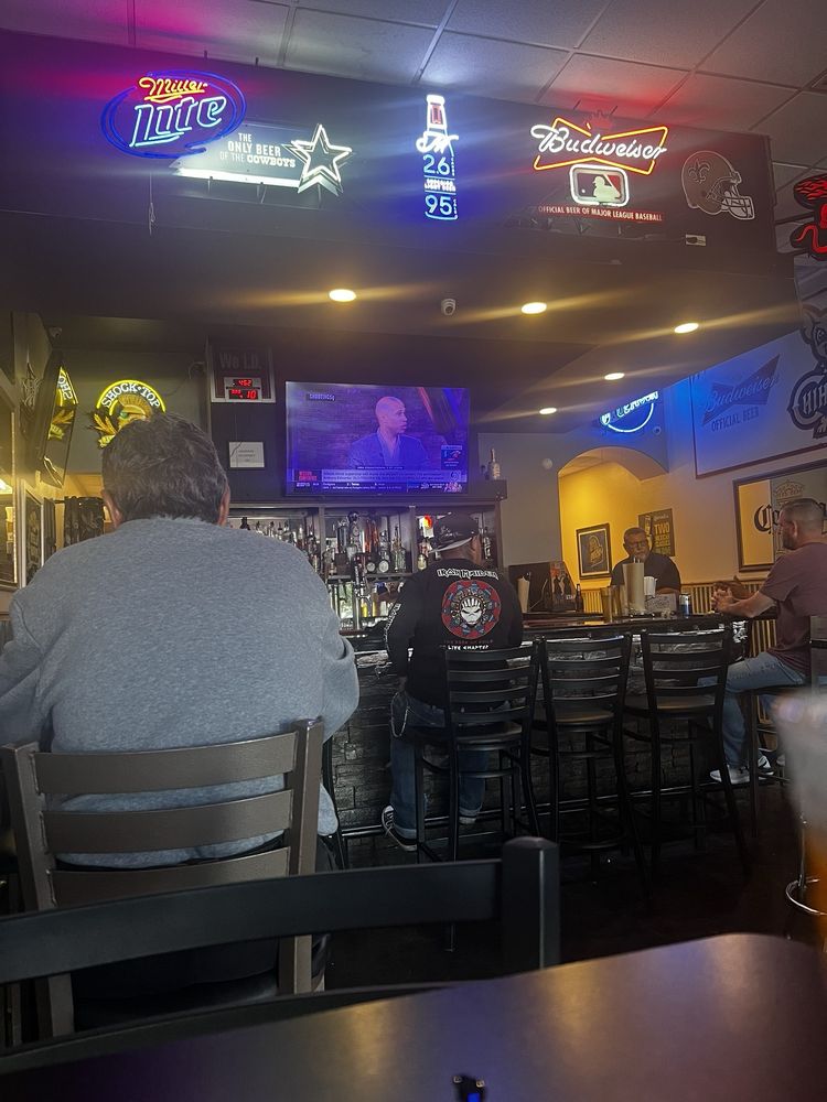 Hot Chicks Wings House