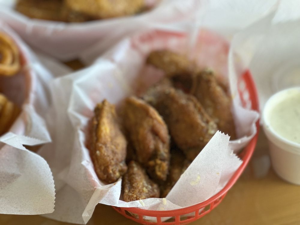 Wing Alley Wing Alley