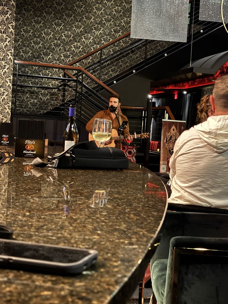 Bonnie and Clyde's Lounge