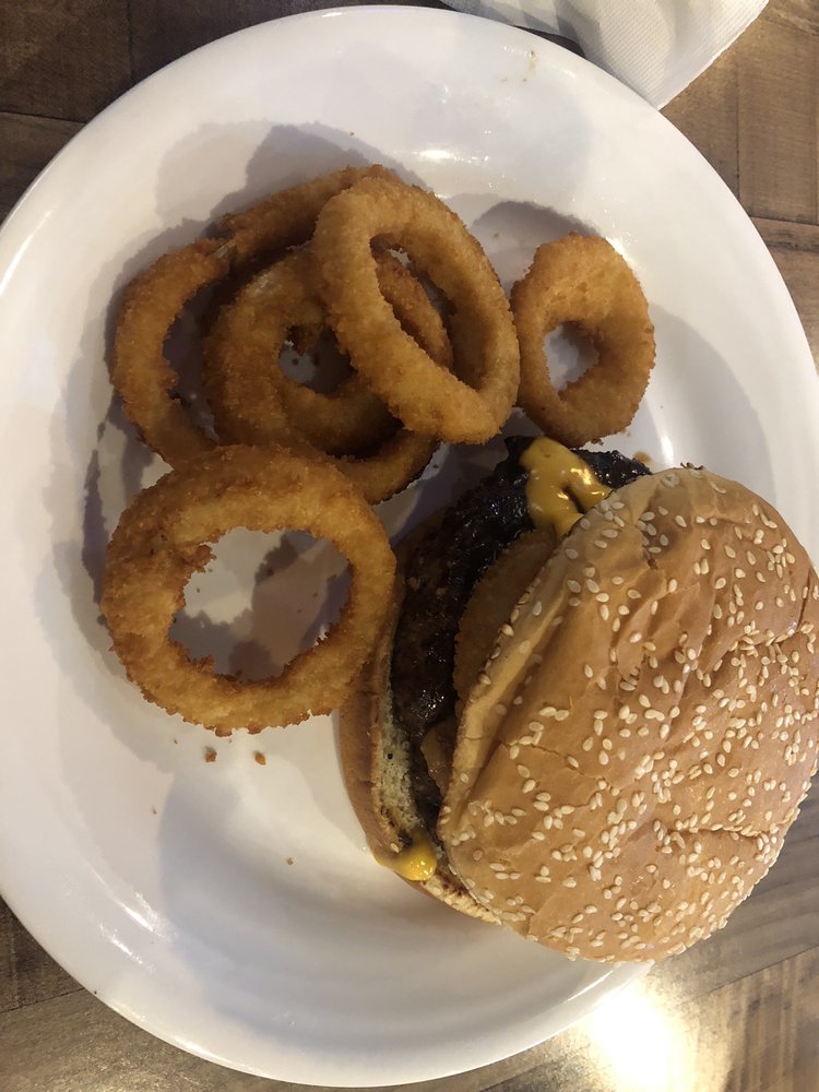 Mack's Bar & Grill
