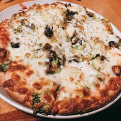 Bazbeaux Pizza 126 Photos 196 Reviews 811 E Westfield Photo Of Bazbeaux Pizza Indianapolis In United States