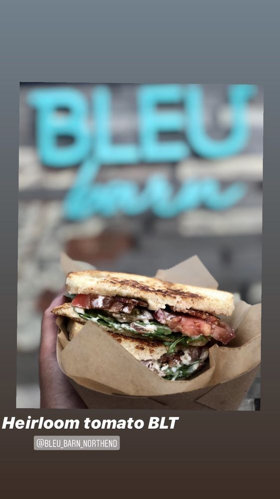 Bleu Barn Bleu Barn