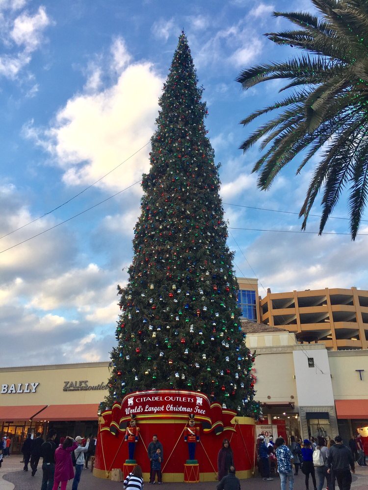 photo of citadel outlets los angeles ca united states worlds largest christmas - Biggest Christmas Tree In The World photo of citadel outlets los angeles ca united states worlds largest christmas - Biggest Christmas Tree In The World