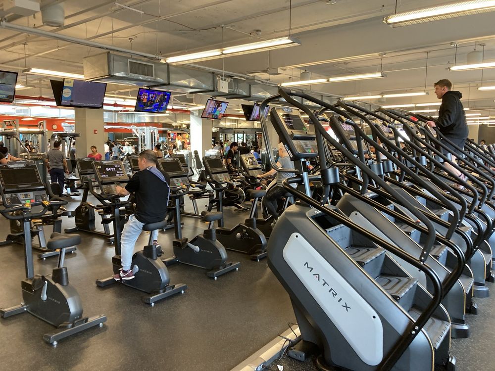 Blink Fitness - Jackson Heights