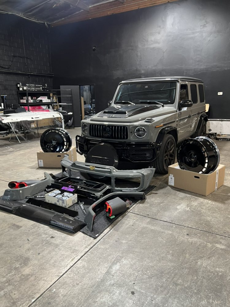 The Auto Lounge