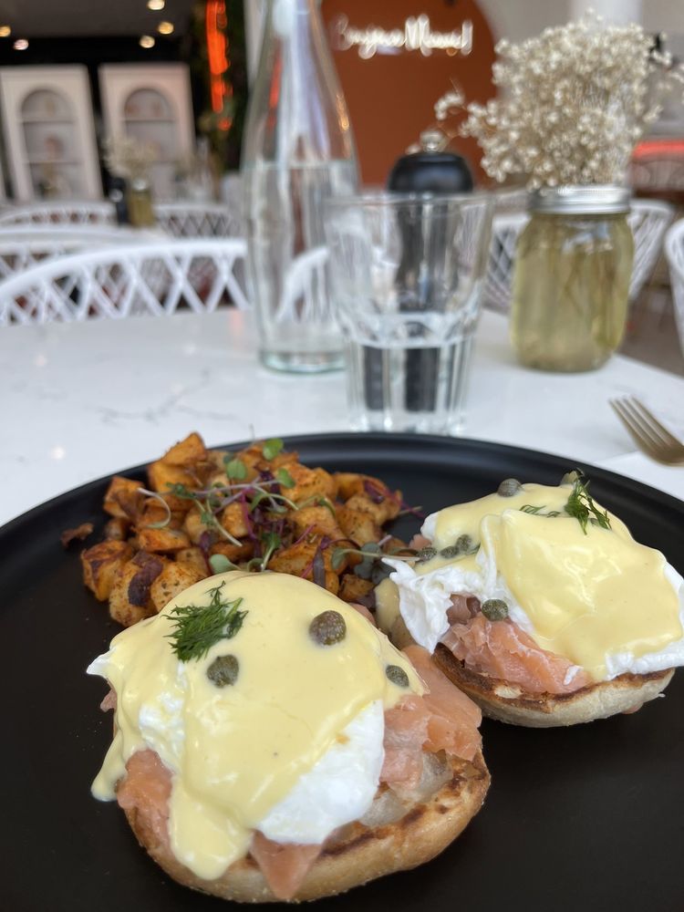 Bon Bouquet Cafe