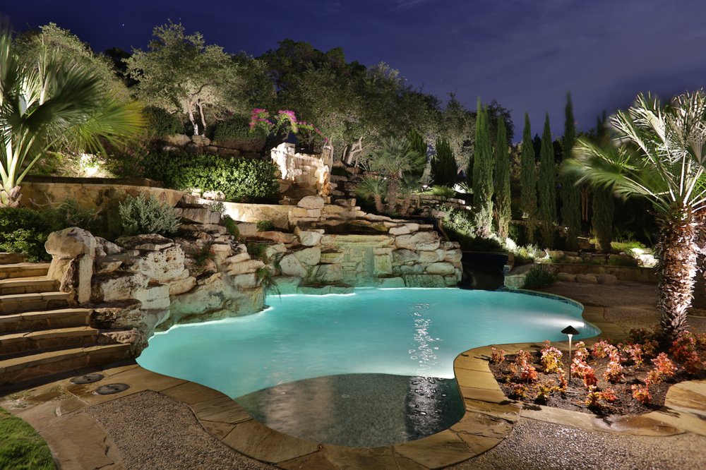 This Back Yard Resort Comes To Life At Night With A New