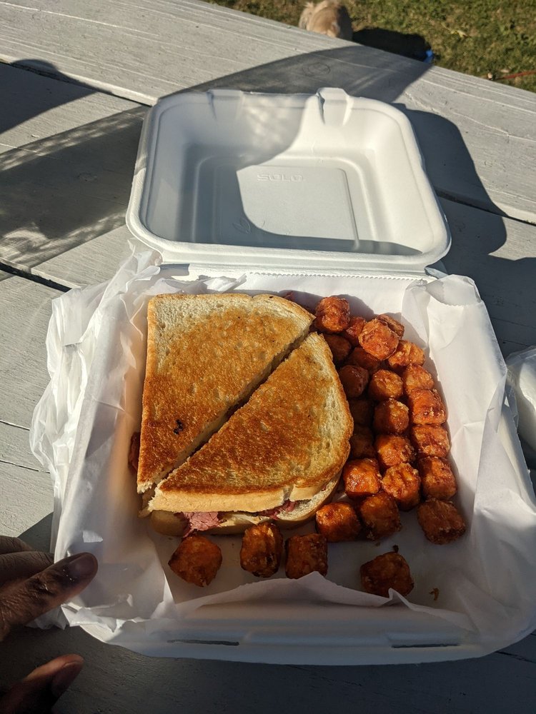 AJ's Uptown Bar & Grill