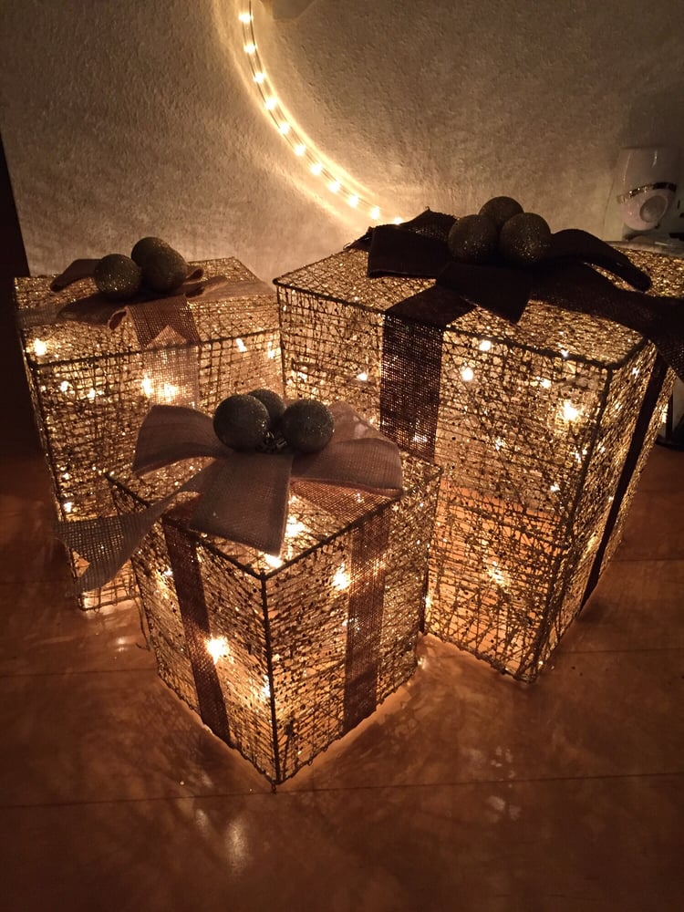 Aren T These Christmas Present Box Lights Cly As Well The Rope 25 Photos For Lots