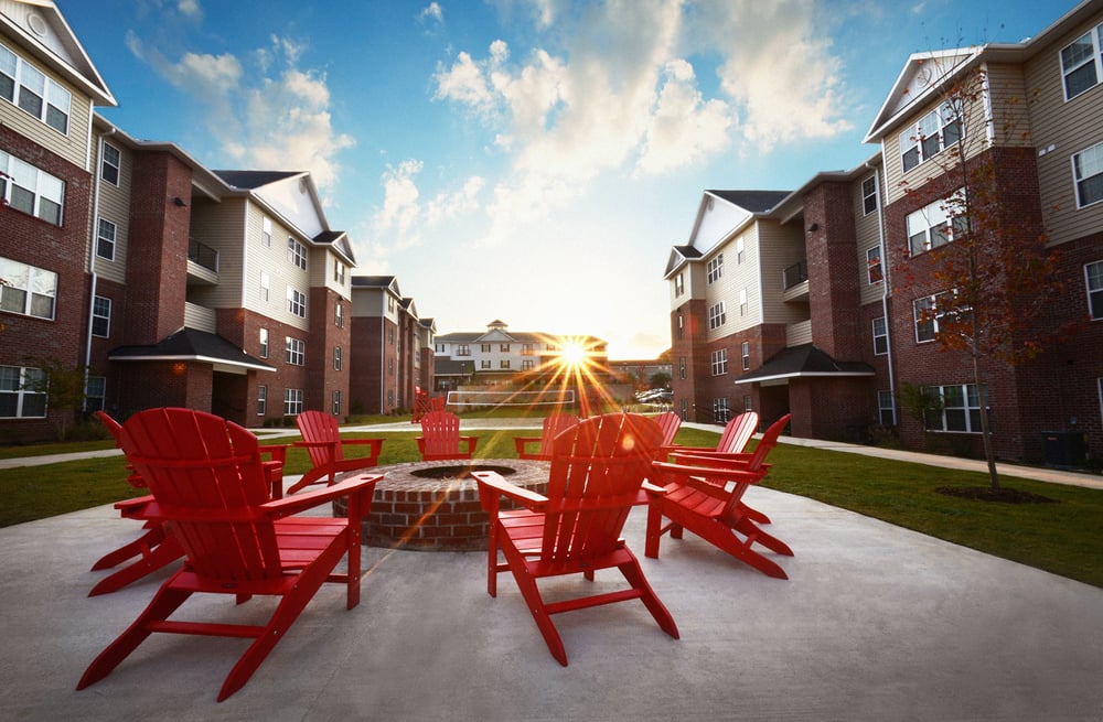 Grove 34 Photos & 23 Reviews Apartments 550 S Windsor Ln