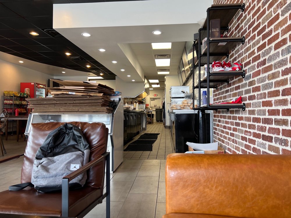 Q's Deli