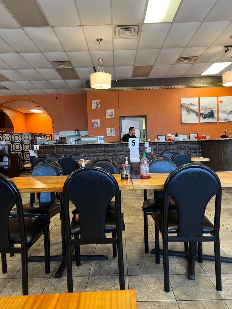 Zizi  Ramen & Sushi