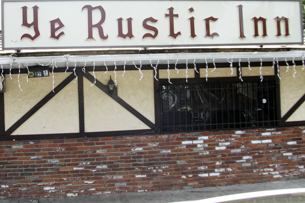 Ye Rustic Inn 97 Photos & 528 Reviews Sports Bars 1831 Hillhurst