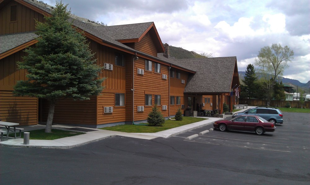 Yellowstone Village Inn and Suites 74 Photos & 18 Reviews Hotels