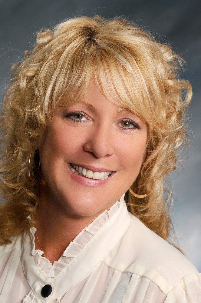 Pam Robinson Real Estate Contact Agent Real Estate Agents 601 N